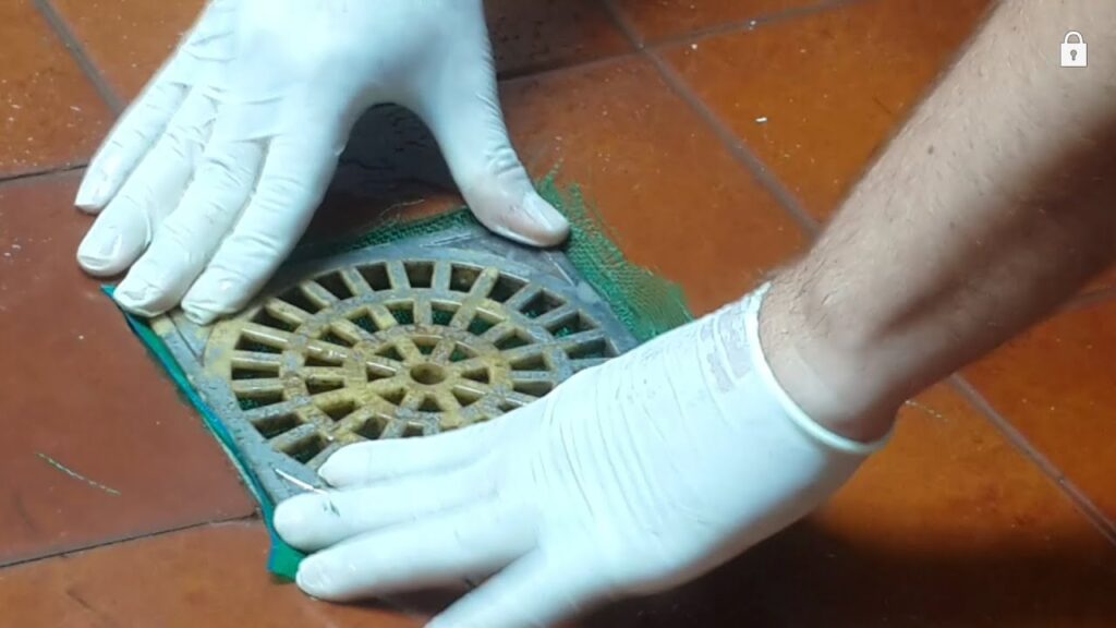 Dica das melhores desentupidora em São Paulo é utilizar telas de proteção nos ralos.